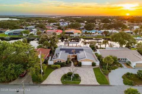 27 Westview Ln, Cocoa Beach, FL 32931