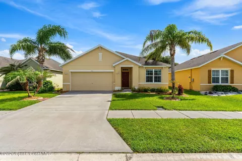 931 Ambergate St, Titusville, FL 32780