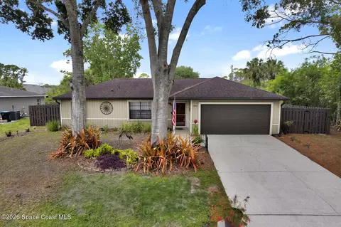 1080 Hammacher Ave SW, Palm Bay, FL 32908