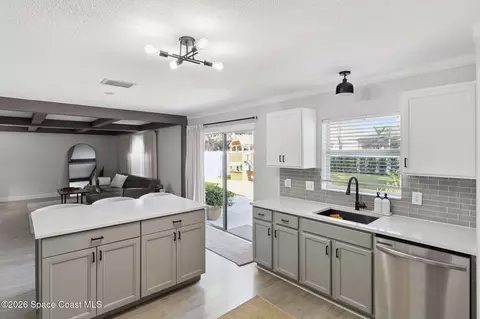 Kitchen - 4981 Spinet Dr, Melbourne, FL 32940 photo 4 of 4