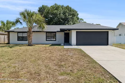 1374 Pakenham St NW, Palm Bay, FL 32907