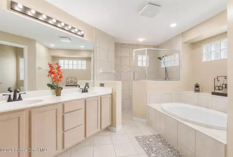 Bath - 1697 Atrium Dr, Melbourne, FL 32935 photo 1 of 5