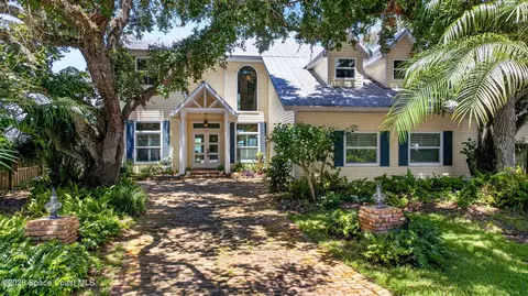 5930 Riverside Dr, Melbourne Beach, FL 32951