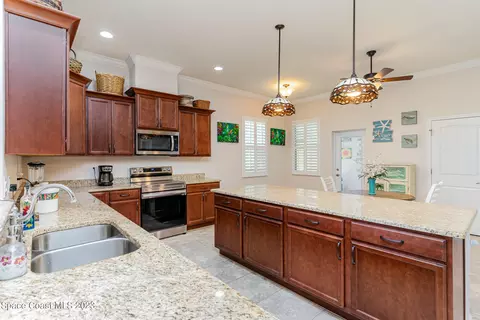 Kitchen - 543 Heming Way, Melbourne, FL 32901 photo 2 of 6