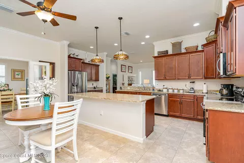 Kitchen - 543 Heming Way, Melbourne, FL 32901 photo 6 of 6