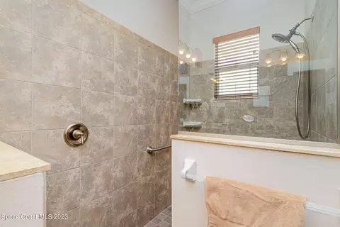 Bath - 543 Heming Way, Melbourne, FL 32901 photo 3 of 3