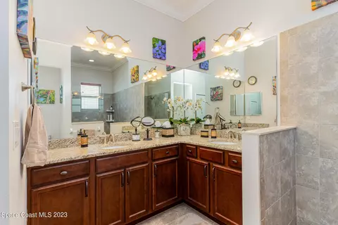 Bath - 543 Heming Way, Melbourne, FL 32901 photo 2 of 3