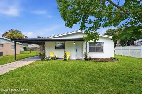 2440 Warwick Rd, Melbourne, FL 32935