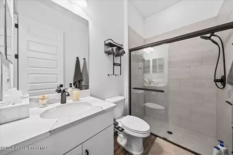 Bath - 8476 Lyside Dr, Melbourne, FL 32940 photo 3 of 3