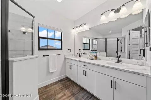 Bath - 8476 Lyside Dr, Melbourne, FL 32940 photo 1 of 3