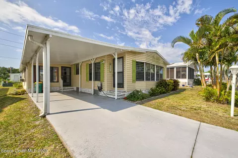 5351 Bannock St, Micco, FL 32976