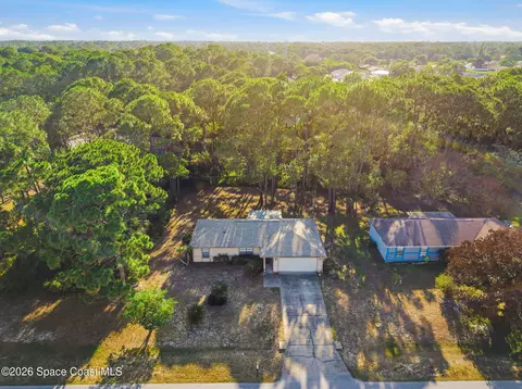 852 Lamplighter Dr NW, Palm Bay, FL 32907