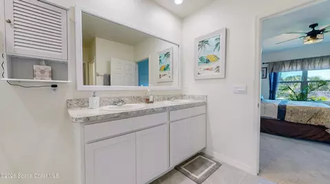 Bath - 4867 Barr St, Melbourne, FL 32904 photo 3 of 3