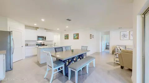 Dining - 4867 Barr St, Melbourne, FL 32904 photo 1 of 2