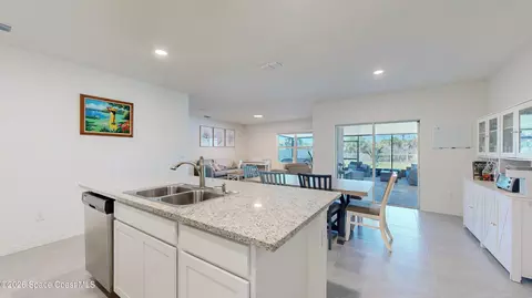 Kitchen - 4867 Barr St, Melbourne, FL 32904 photo 3 of 4