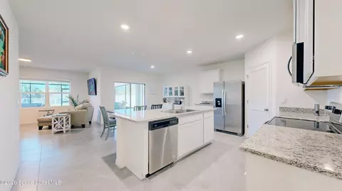 Kitchen - 4867 Barr St, Melbourne, FL 32904 photo 1 of 4