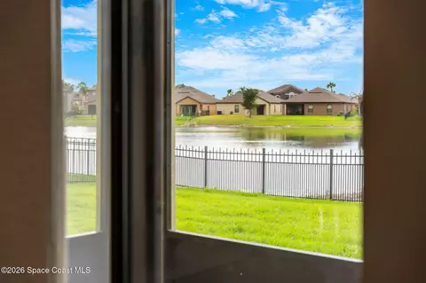 View/Area - 869 Fiddleleaf Cir, Melbourne, FL 32904 photo 8 of 9