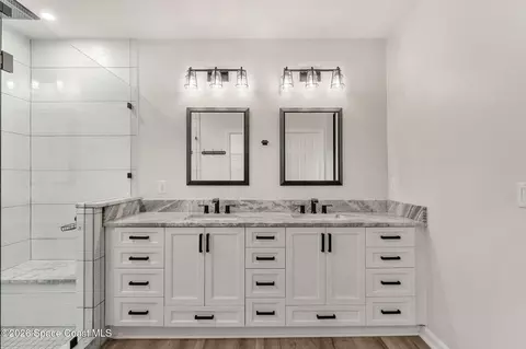 Bath - 869 Fiddleleaf Cir, Melbourne, FL 32904 photo 5 of 7