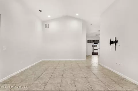 Living - 869 Fiddleleaf Cir, Melbourne, FL 32904 photo 7 of 8