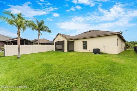 Exterior - 869 Fiddleleaf Cir, Melbourne, FL 32904 photo 7 of 10