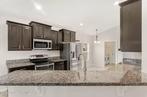Kitchen - 869 Fiddleleaf Cir, Melbourne, FL 32904 photo 1 of 3