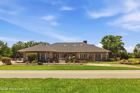 628 Pelican Bay Dr, Daytona Beach, FL 32119