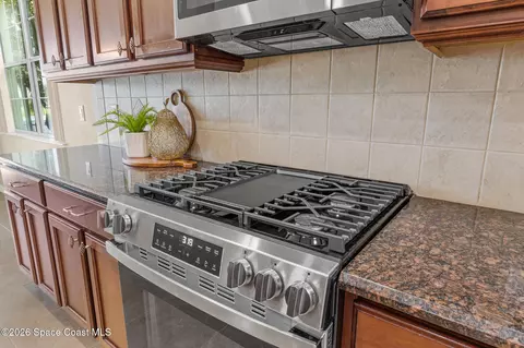 Kitchen - 6485 Trieda Dr, Melbourne, FL 32940 photo 2 of 7