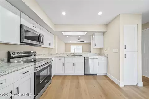 Kitchen - 1882 Murrell Rd #I31, Rockledge, FL 32955 photo 2 of 3