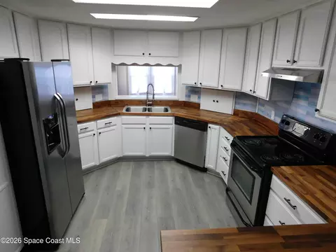 763 Lark Dr, Barefoot Bay, FL 32976