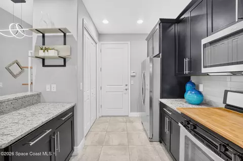Kitchen - 2697 Trasona Dr, Melbourne, FL 32940 photo 5 of 6