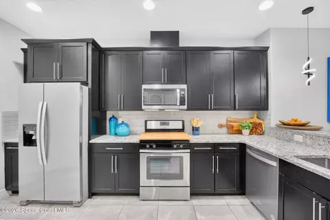 Kitchen - 2697 Trasona Dr, Melbourne, FL 32940 photo 2 of 6