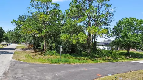 1806 Andover St NW, Palm Bay, FL 32907