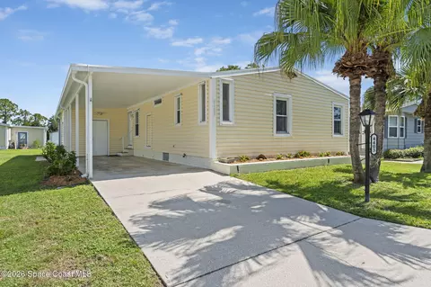 4403 Twin Lakes Dr, Melbourne, FL 32934