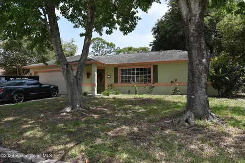 988 Hunt St NW, Palm Bay, FL 32907