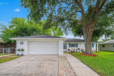2432 Colony Dr, Melbourne, FL 32935