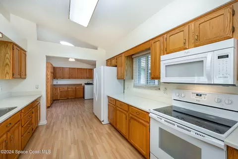 Kitchen - 1527 Frontier Dr, Melbourne, FL 32940 photo 2 of 3