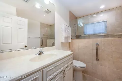 Bath - 1527 Frontier Dr, Melbourne, FL 32940 photo 1 of 2