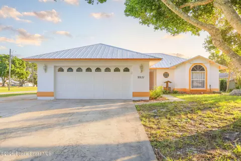 9931 Oak St, Sebastian, FL 32976