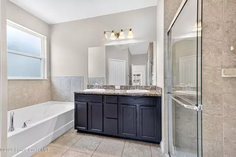 Bath - 3152 Constellation Dr, Melbourne, FL 32940 photo 3 of 5