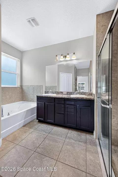 Bath - 3152 Constellation Dr, Melbourne, FL 32940 photo 1 of 5