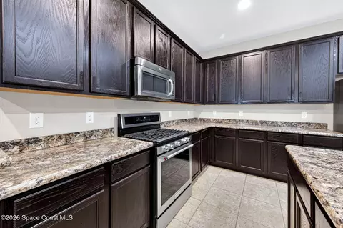 Kitchen - 3152 Constellation Dr, Melbourne, FL 32940 photo 5 of 9