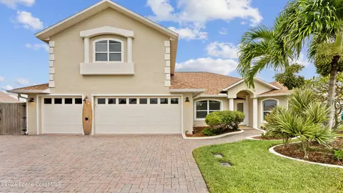 302 Corona Ave, Cocoa Beach, FL 32931