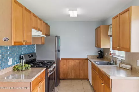 Kitchen - 758 Comanche Ave, Melbourne, FL 32935 photo 1 of 4