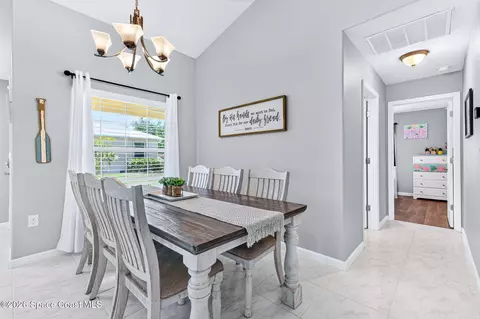 Dining - 3175 Constellation Dr, Melbourne, FL 32940 photo 2 of 4