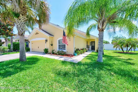 3175 Constellation Dr, Melbourne, FL 32940