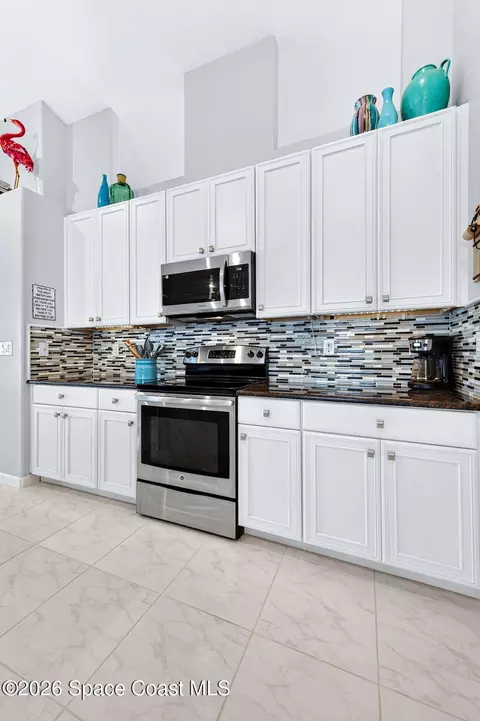Kitchen - 3175 Constellation Dr, Melbourne, FL 32940 photo 3 of 6