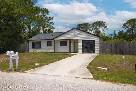 818 Brittan Ave SE, Palm Bay, FL 32909