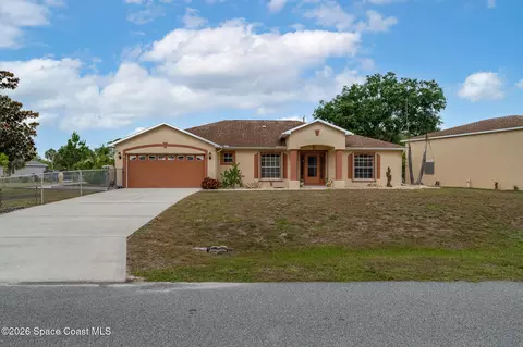 368 Thunderbird Ave NW, Palm Bay, FL 32907