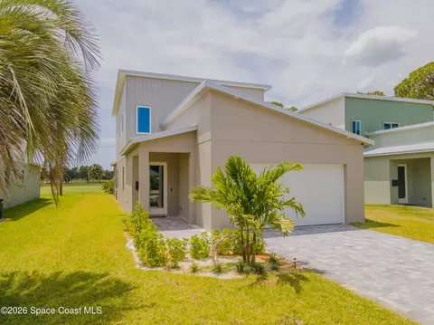 2148 Country Club Rd, Melbourne, FL 32901