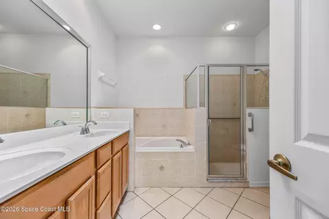 Bath - 435 Haley Ct, Melbourne, FL 32940 photo 1 of 4